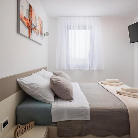Luxury Apartment Blue Sky Pakoštane Екстериор снимка
