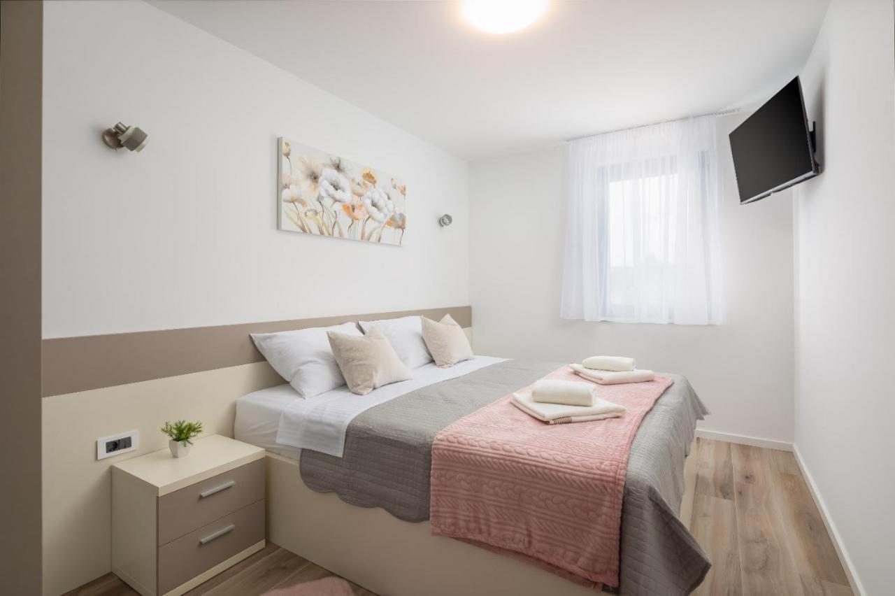 Luxury Apartment Blue Sky Pakoštane Екстериор снимка