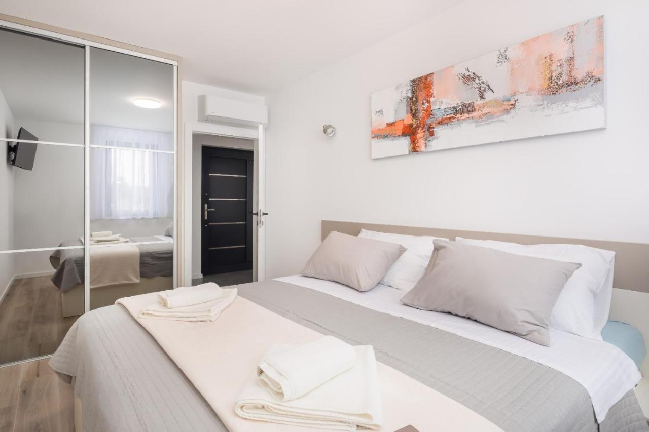Luxury Apartment Blue Sky Pakoštane Екстериор снимка