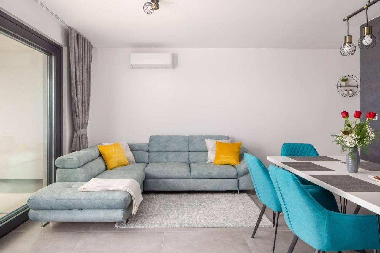 Luxury Apartment Blue Sky Pakoštane Екстериор снимка